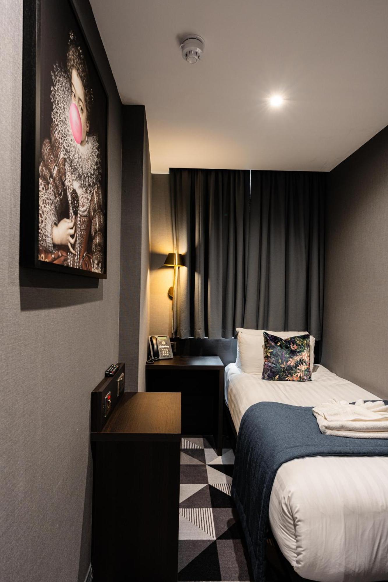 The House On Warwick Hotell London Exteriör bild