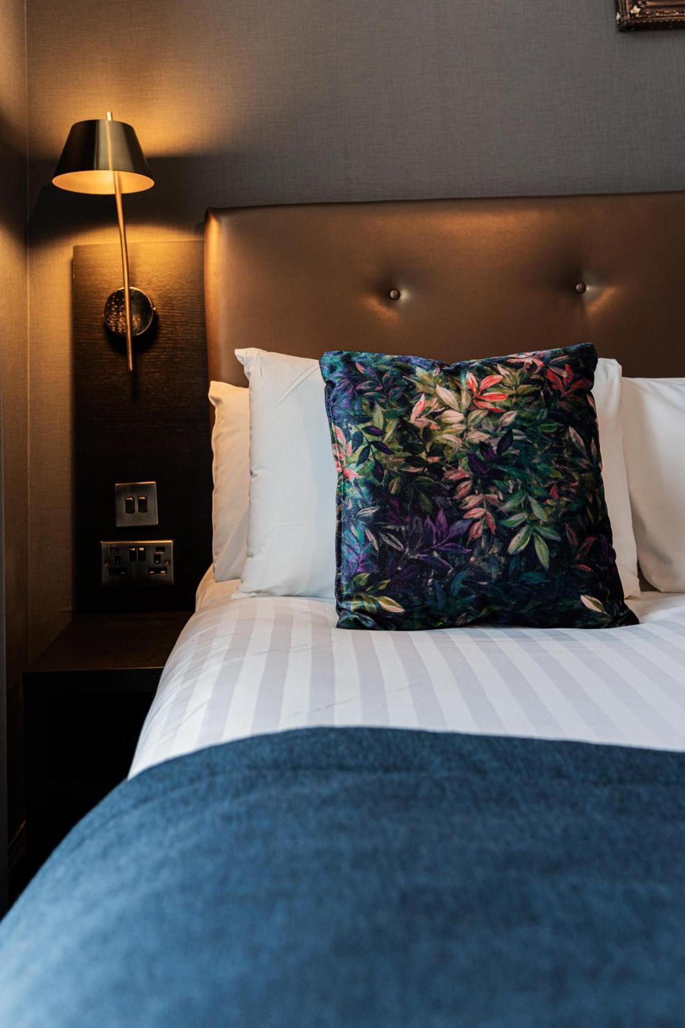 The House On Warwick Hotell London Exteriör bild